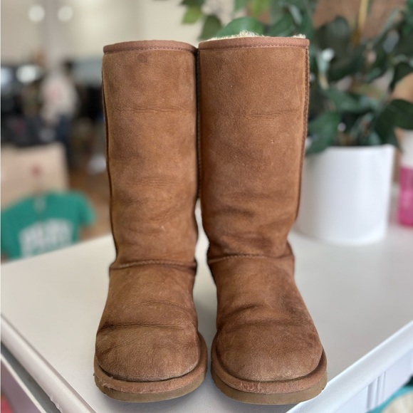 UGG Classic Tall II Chestnut Boots Size 6 - Picture 2 of 8